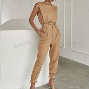 Sollinarry Shoulder Pad Tank Top & Carrot Pants